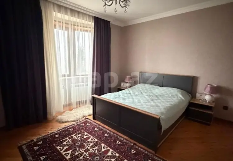 8 otaqlı mənzil , Bakı