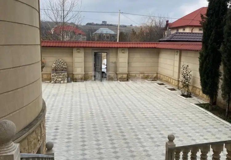 8 otaqlı mənzil , Bakı