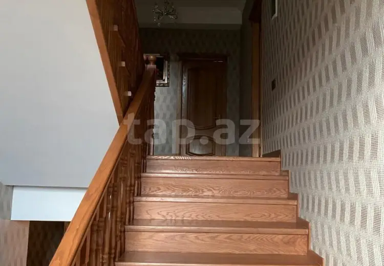 8 otaqlı mənzil , Bakı