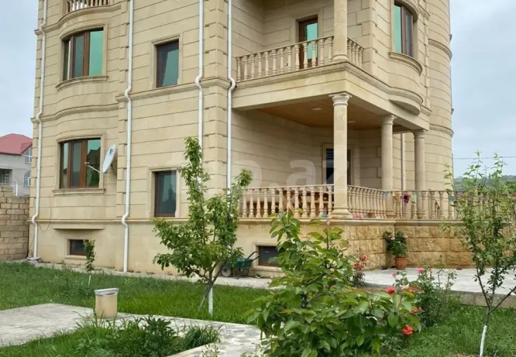 8 otaqlı mənzil , Bakı