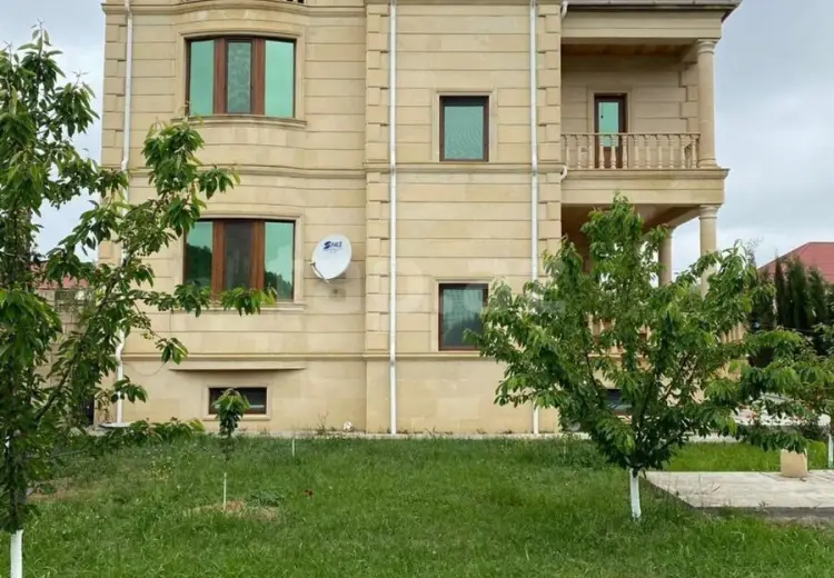 8 otaqlı mənzil , Bakı