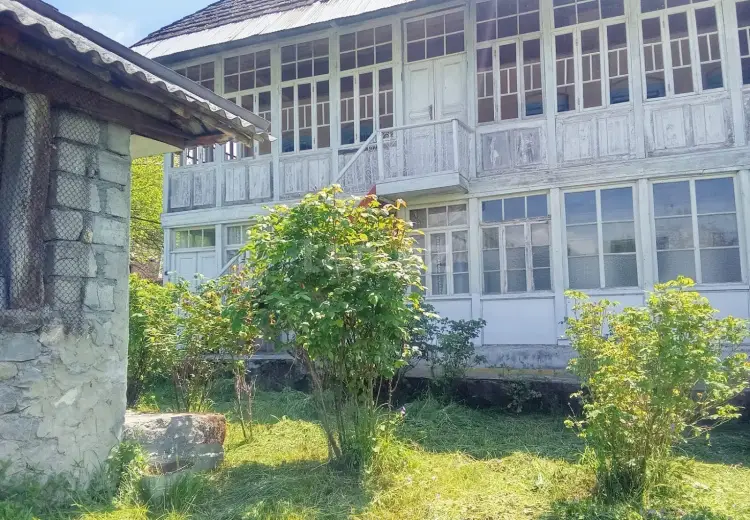 6 otaqlı mənzil , Şəki
