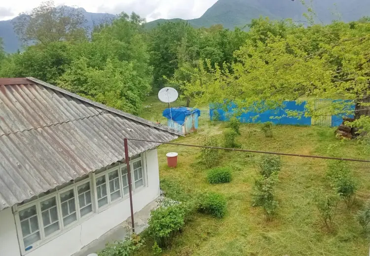 6 otaqlı mənzil , Şəki