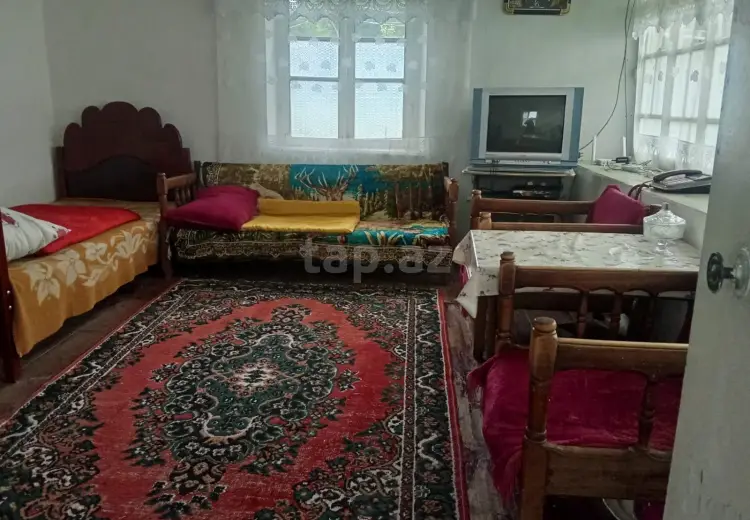 6 otaqlı mənzil , Şəki
