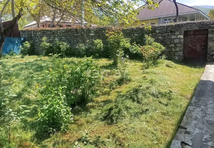 6 otaqlı mənzil , Şəki