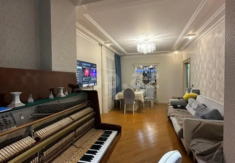 4 otaqlı mənzil , Bakı
