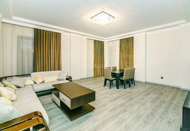 3 otaqlı mənzil Kirayə (günlük), Səbail, Bakı