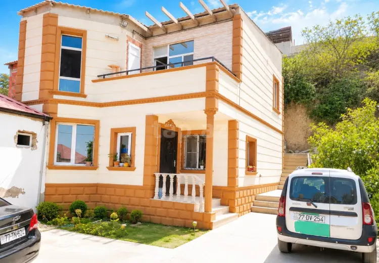 8 otaqlı mənzil , Bakı
