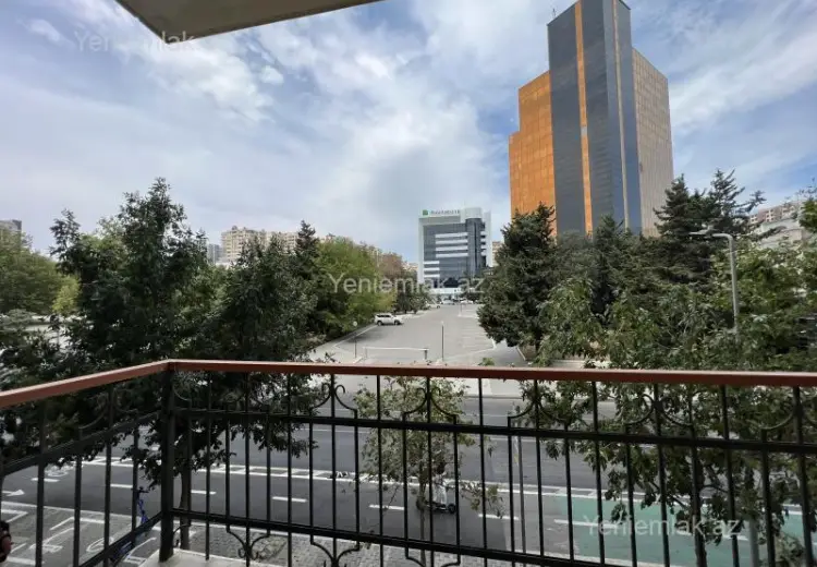 3 000 AZN - 3 otaqlı mənzil Kirayə (aylıq), Nəsimi, Bakı