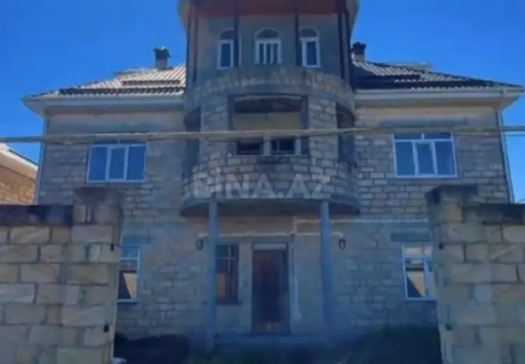7 otaqlı mənzil Satılır, Qusar