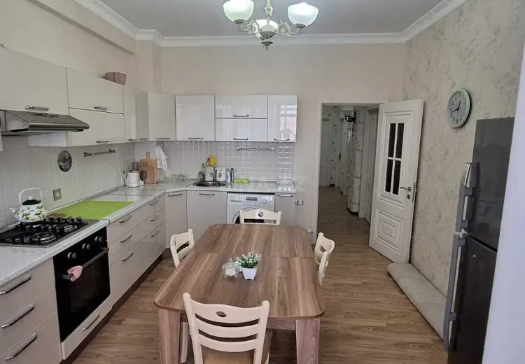 4 otaqlı mənzil Satılır, Yeni Yasamal qəs., Yasamal, Bakı