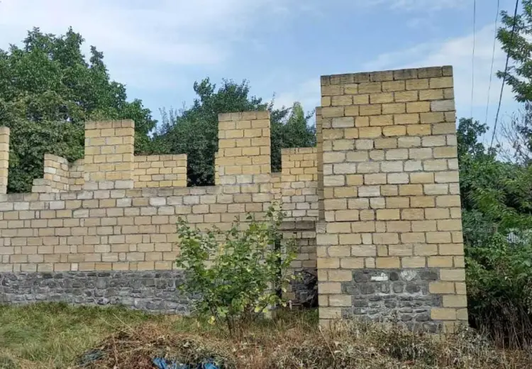 5 sot Torpaq Satılır, Qəbələ