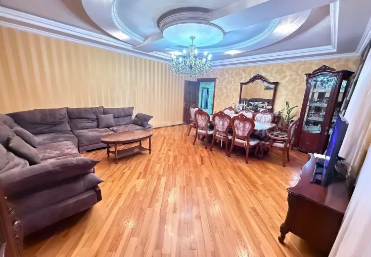 5 otaqlı mənzil , Bakı
