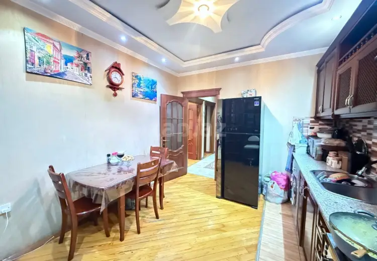 5 otaqlı mənzil , Bakı