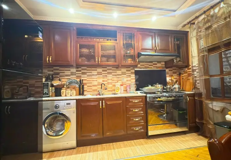 5 otaqlı mənzil , Bakı