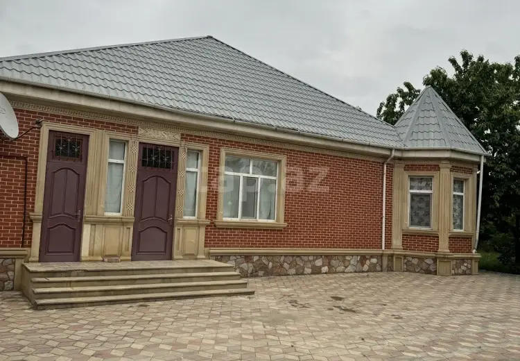 4 otaqlı mənzil , Quba