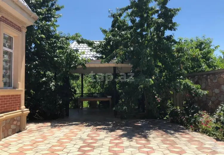 4 otaqlı mənzil , Quba
