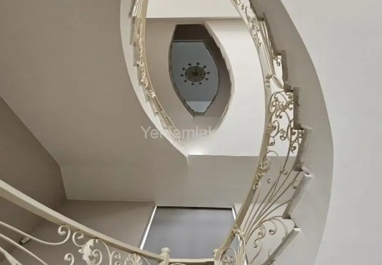 12 otaqlı mənzil Satılır, Badamdar qəs., Səbail, Bakı