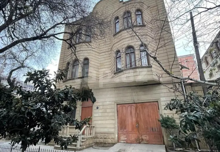 20 otaqlı mənzil , Bakı
