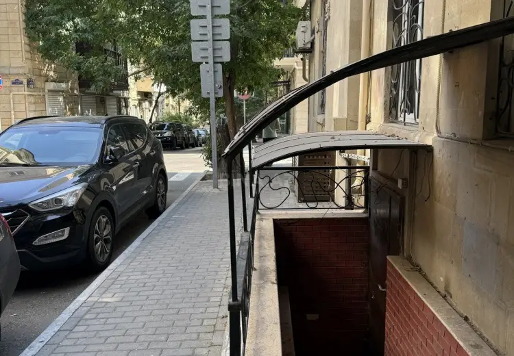 130 m² Obyekt / Ofis Satılır, Səbail, Bakı