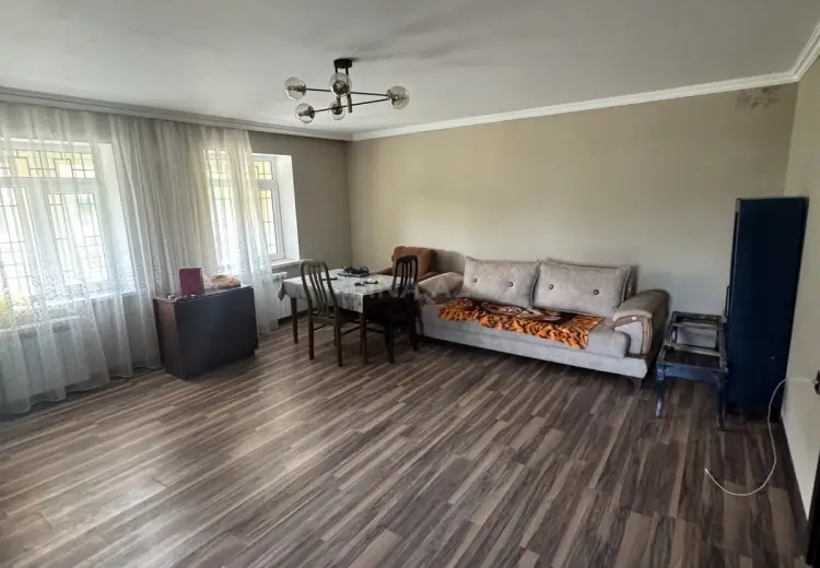 3 otaqlı mənzil Satılır, Quba