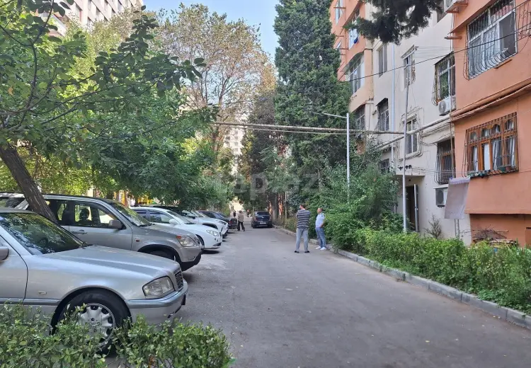 3 otaqlı mənzil , Bakı