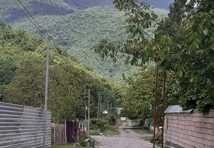 4 otaqlı mənzil Satılır, Qəbələ