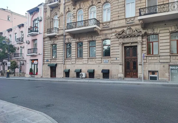 220 m² Obyekt / Ofis Kirayə (aylıq), Səbail, Bakı