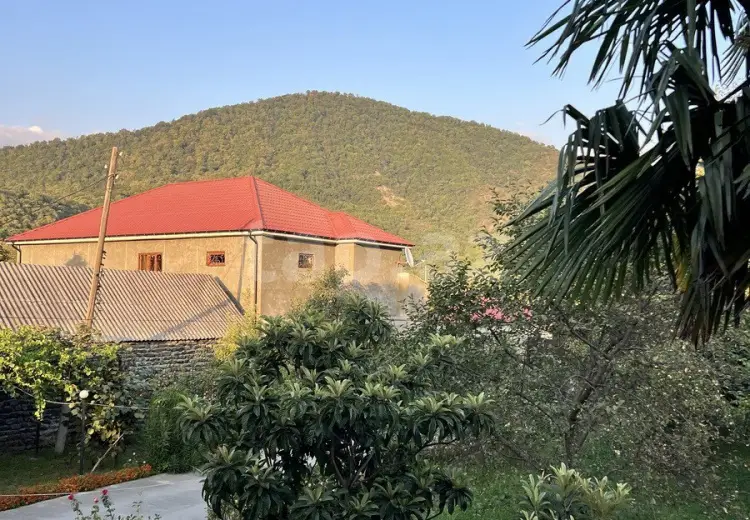 7 otaqlı mənzil , Zaqatala
