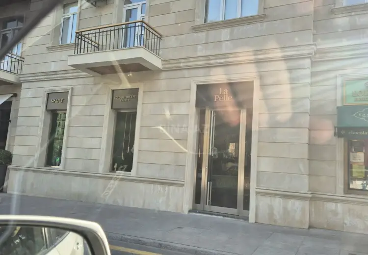 70 m² Obyekt / Ofis Satılır, Səbail, Bakı