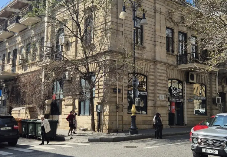 70 m² Obyekt / Ofis Satılır, Səbail, Bakı