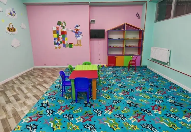 425 m² Obyekt / Ofis Kirayə (aylıq), Laçın