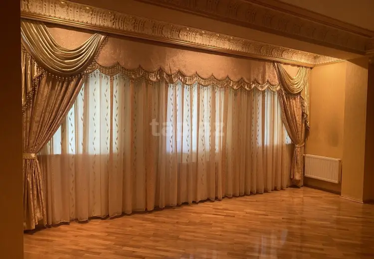 4 otaqlı mənzil , Bakı