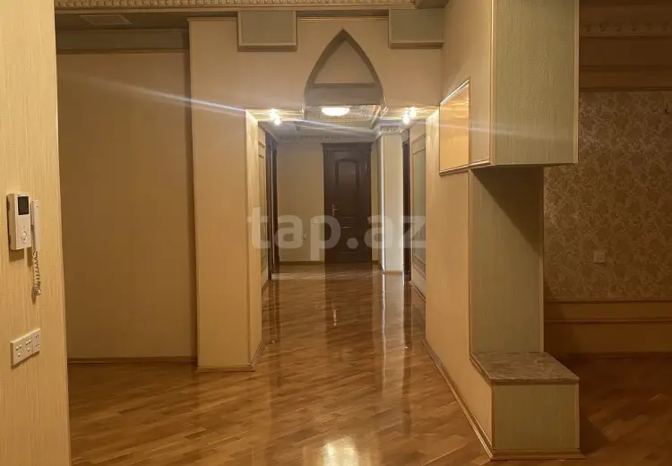 4 otaqlı mənzil , Bakı