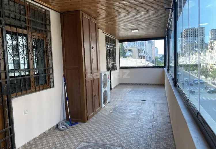 4 otaqlı mənzil , Bakı