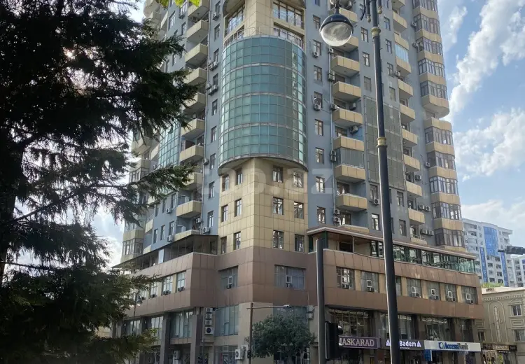 4 otaqlı mənzil , Bakı