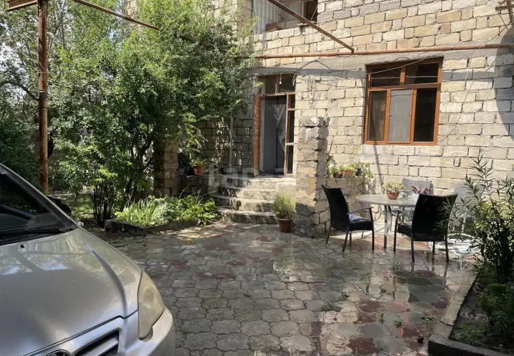 5 otaqlı mənzil , Bakı