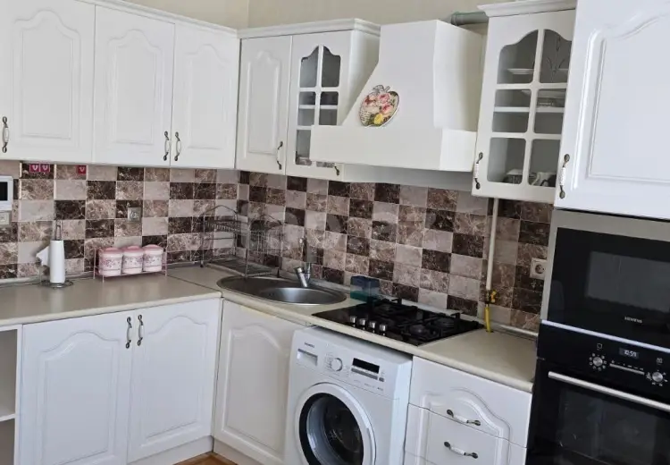 4 otaqlı mənzil , Bakı