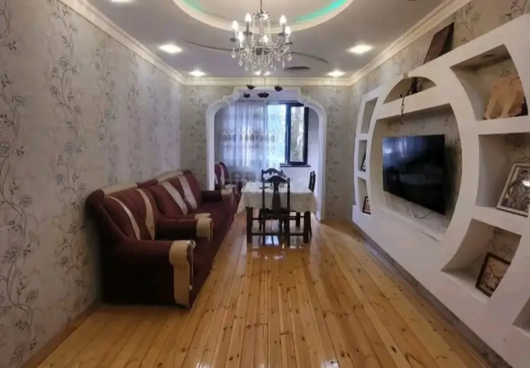 5 otaqlı mənzil Satılır, Gəncə