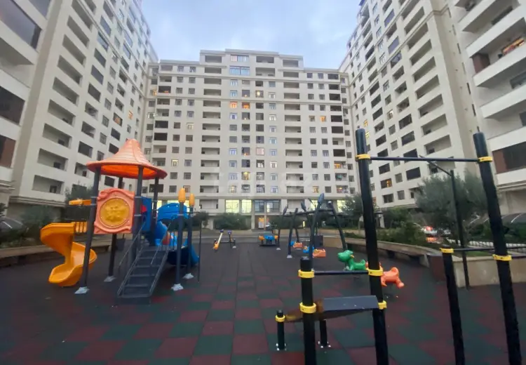 3 otaqlı mənzil , Bakı
