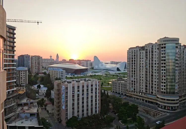 3 otaqlı mənzil , Bakı