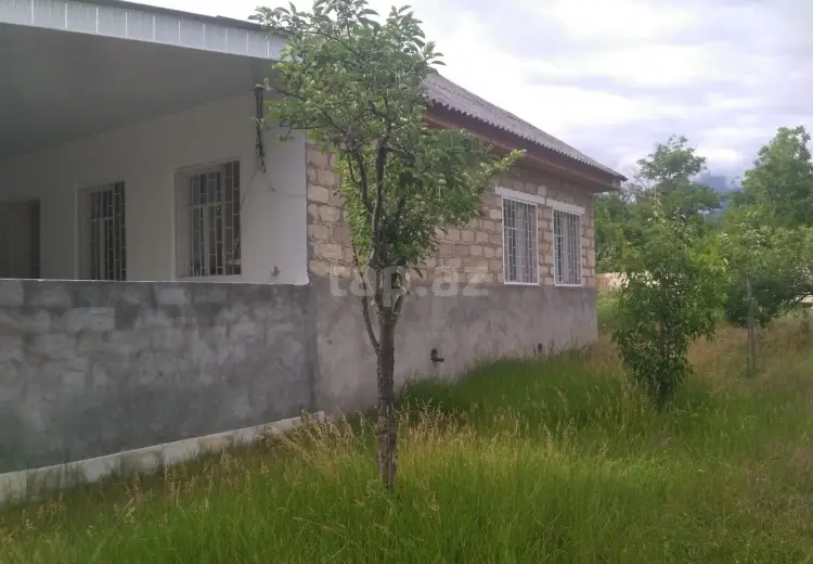 3 otaqlı mənzil , Şəki