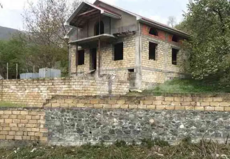 5 otaqlı mənzil , Şəki