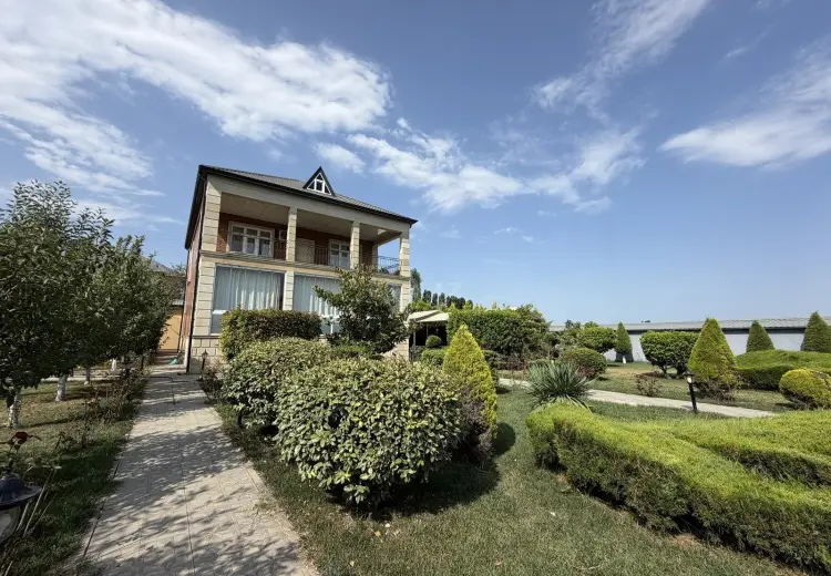 5 otaqlı mənzil Satılır, Quba