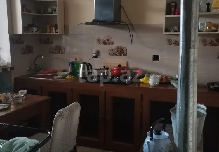 8 otaqlı mənzil , Quba