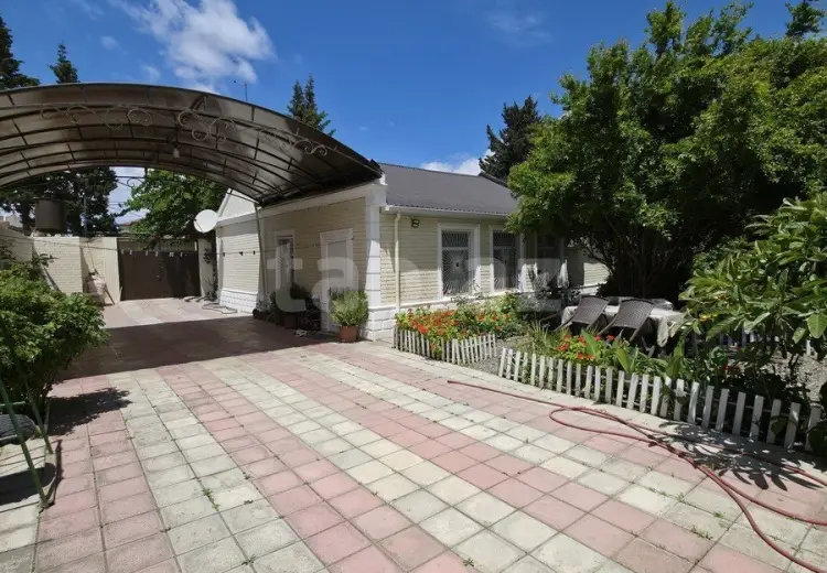 4 otaqlı mənzil , Bakı