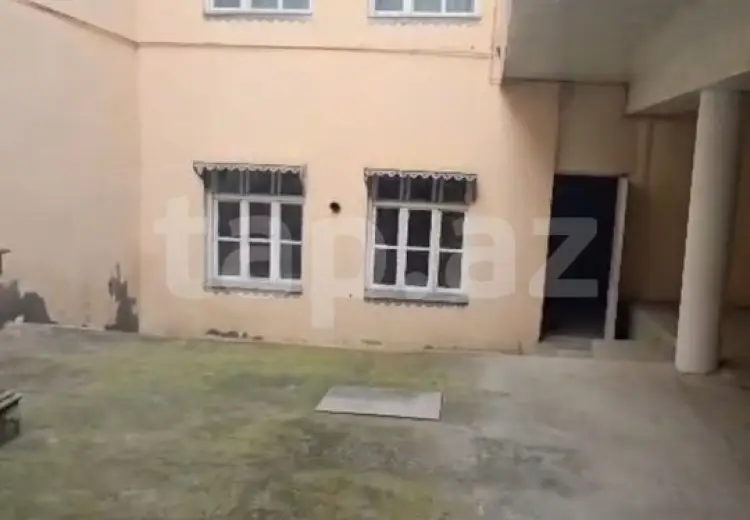 8 otaqlı mənzil , Gəncə