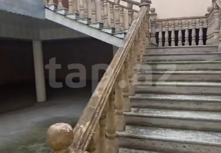 8 otaqlı mənzil , Gəncə