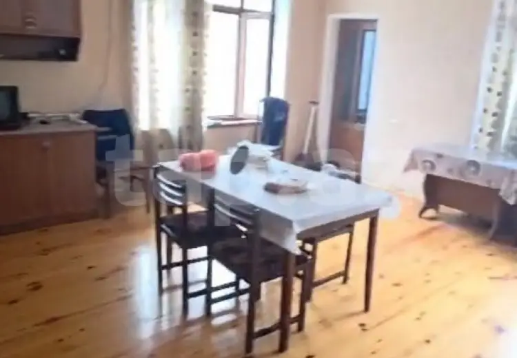 8 otaqlı mənzil , Gəncə