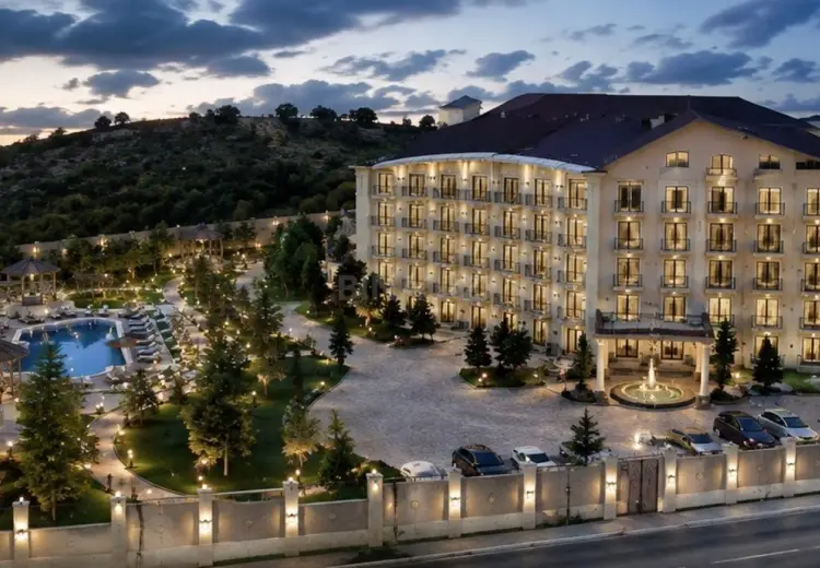 1700 m² Obyekt / Ofis Satılır, Mingəçevir